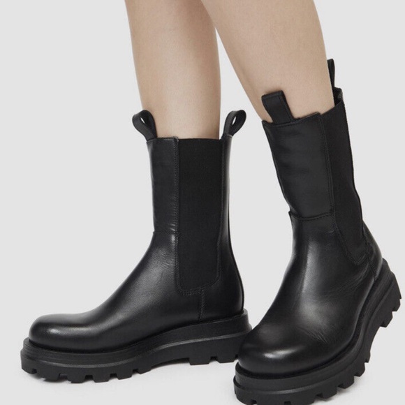 Steve Madden Boots - Picture 2 of 2